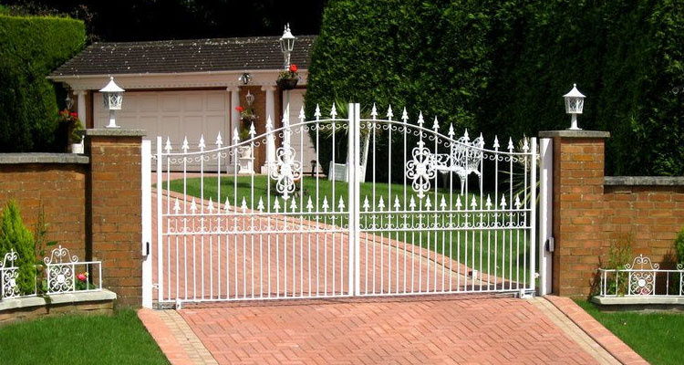 Sliding Driveway Gate Installation North Hills